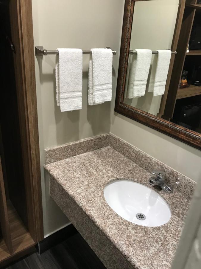 Hyland Inn بري المظهر الخارجي الصورة